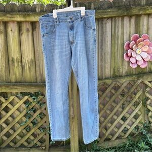 Wrangler Men’s Jeans Relaxed Fit Straight Leg‎ Medium Wash Size 34 x 30